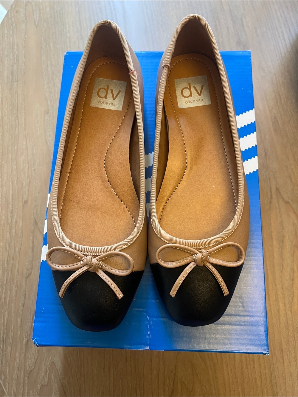 DV Dolce Vita Women's Malene Ballet Flat, size 6.5. In like new condition